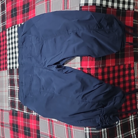 Ricki's blue cargo capri - Picture 4 of 6